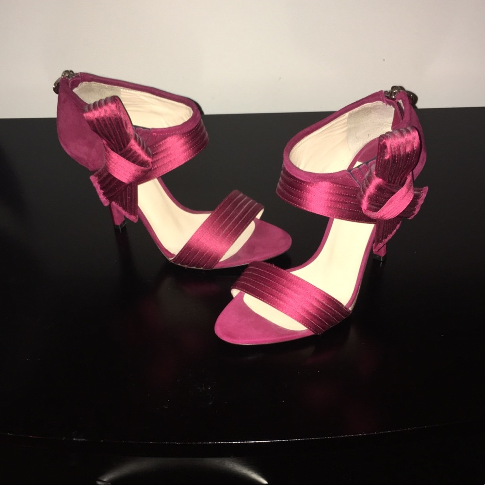 Cranberry high heel shoes with bow and zippers